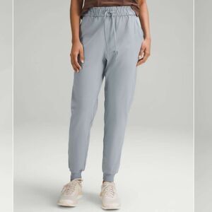 Lululemon Stretch High-Rise Jogger *Full Length. 28". Light grey. Size 4.